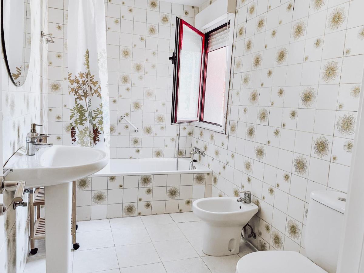 Bella Kalma, acogedora casa con parking, jardin y wifi Guest House Llanes Bagian luar foto